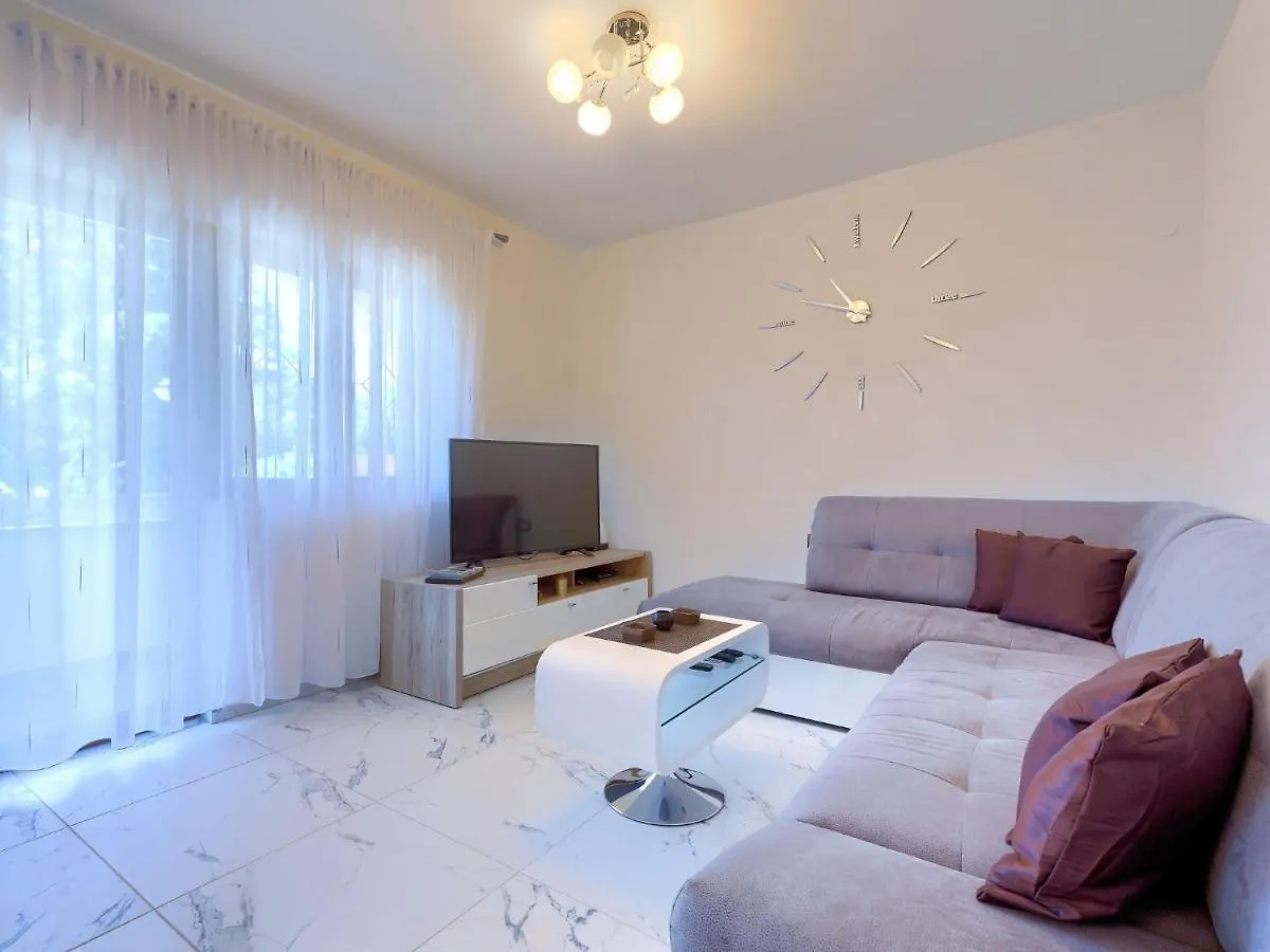 Holiday Home Mia By Interhome Svetvinčenat
