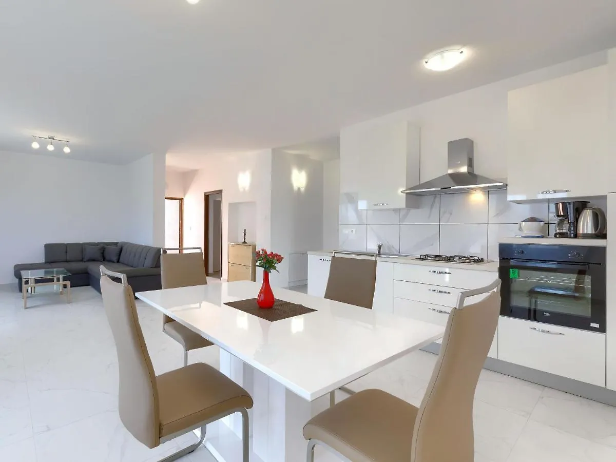 Holiday Home Mia By Interhome Svetvinčenat